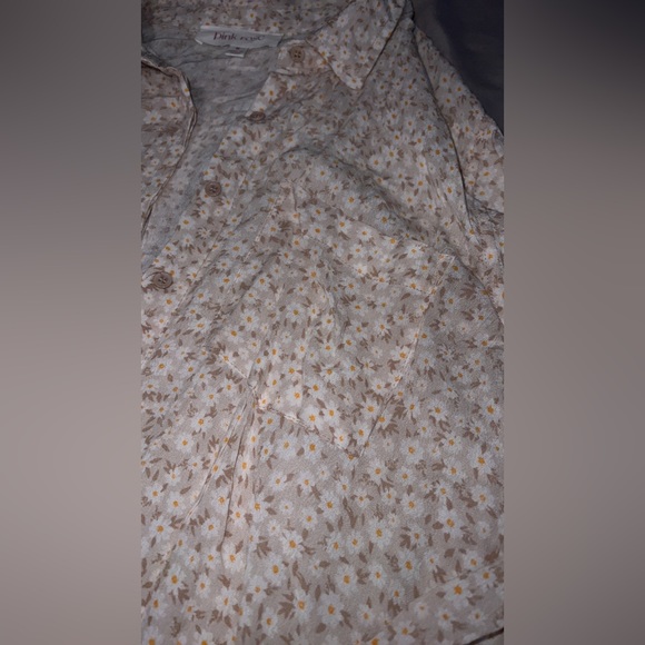 Medium button down shirt - Picture 6 of 10